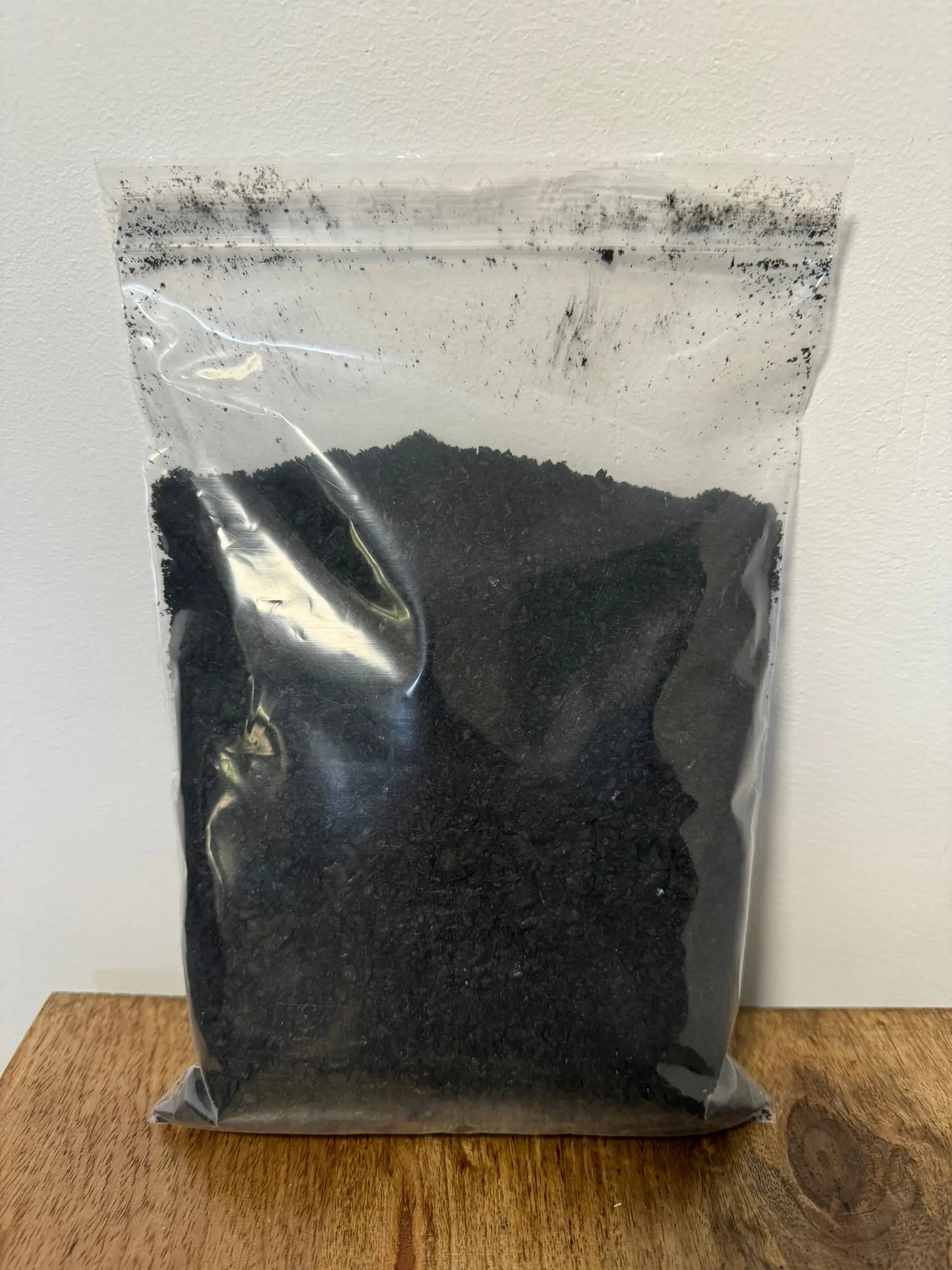 Aktivierte Pflanzenkohle - Erhöht Wasser-, und Nährstoffspeicherfähigkeit, zur Beimischung in Substrate Foxeras Plants