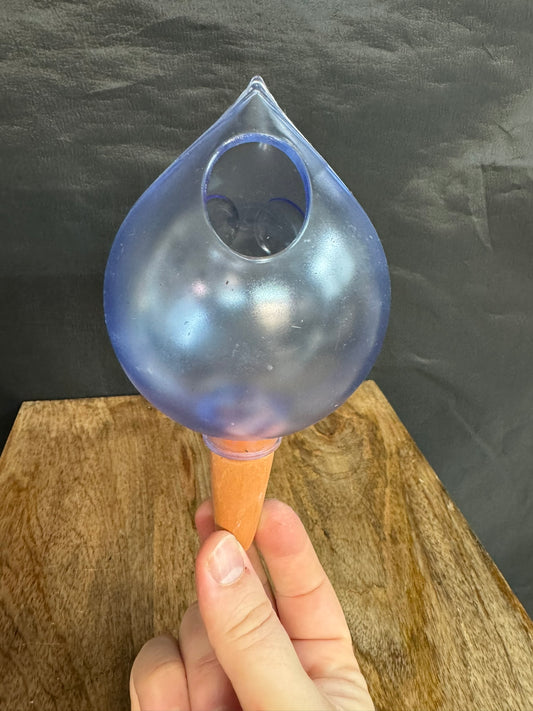 Bewässerungshilfe für durstige Pflanzen (240ml)