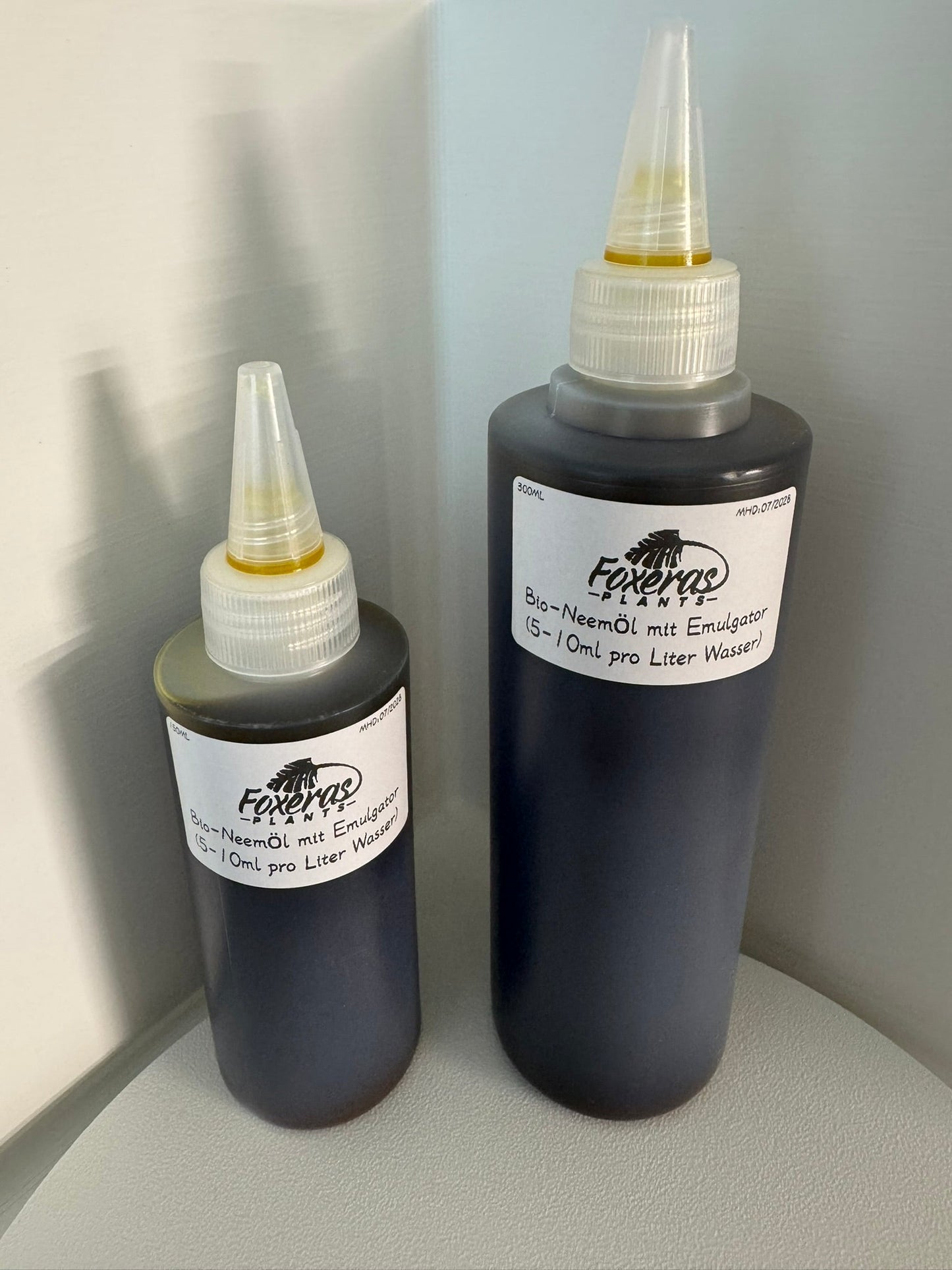 Bio-Neemöl zur Bekämpfung von Schädlingen wie Thripse, Spinnmilben und Trauermücken. FoxerasPlants