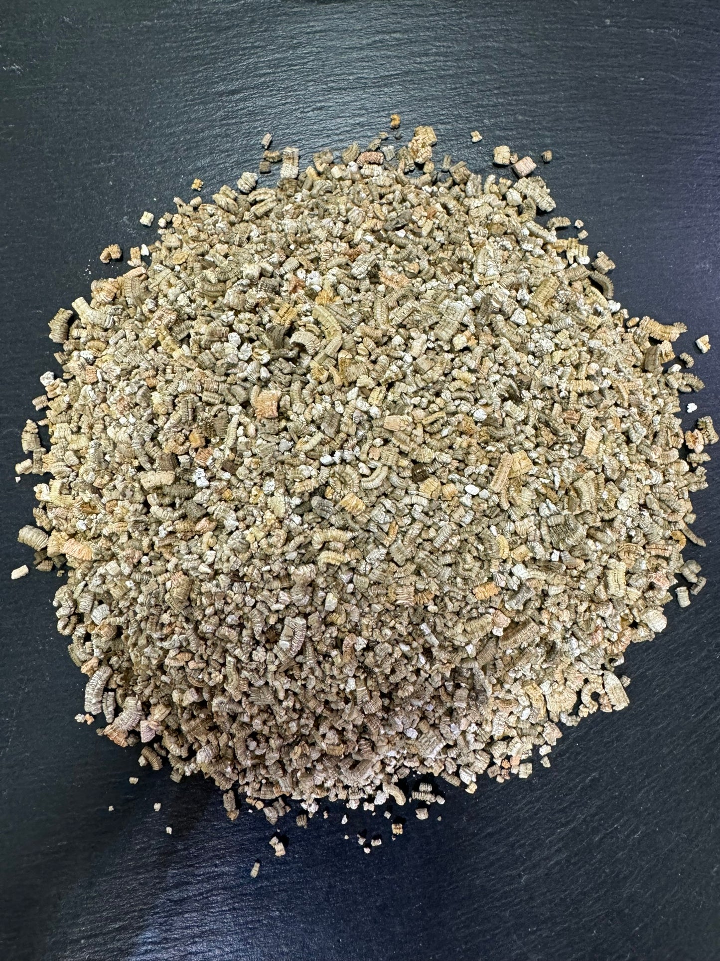 Vermiculite - Anzuchtsubstrat und Beimischung für Pflanzen mit hohem Wasserbedarf